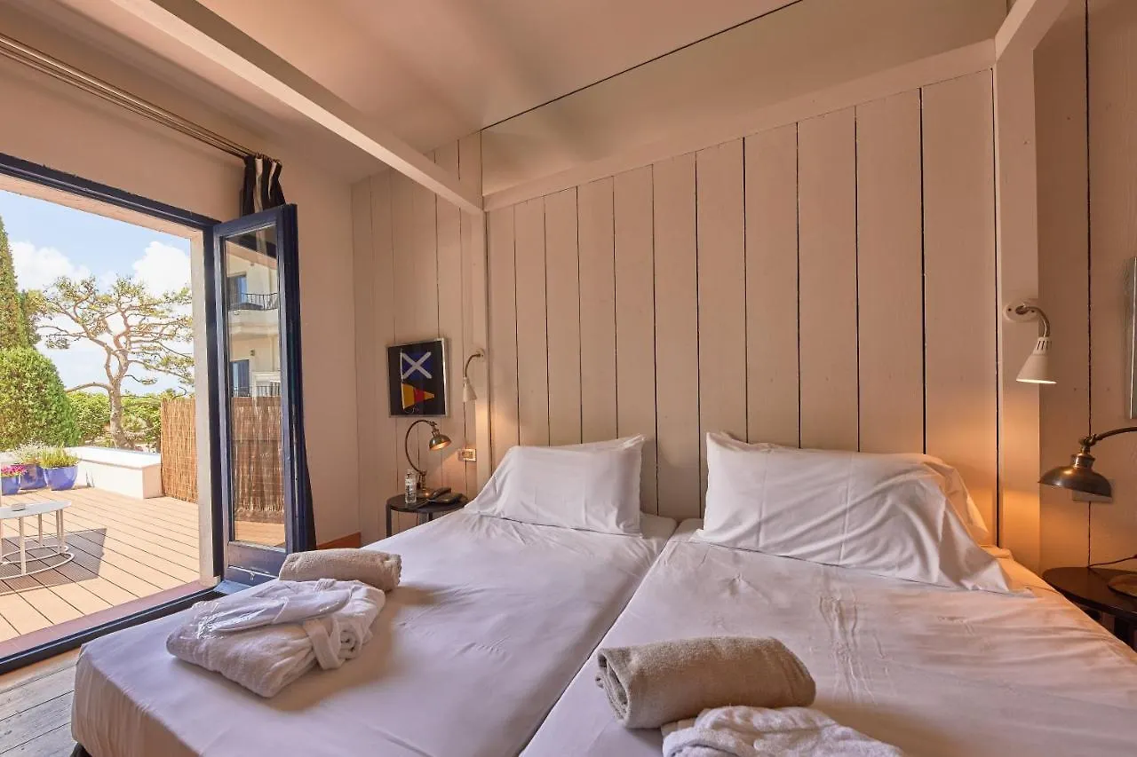 Hotel Trias Palamos 4*,  Spain