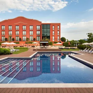 Barcelona Golf 4 Sup Hotel