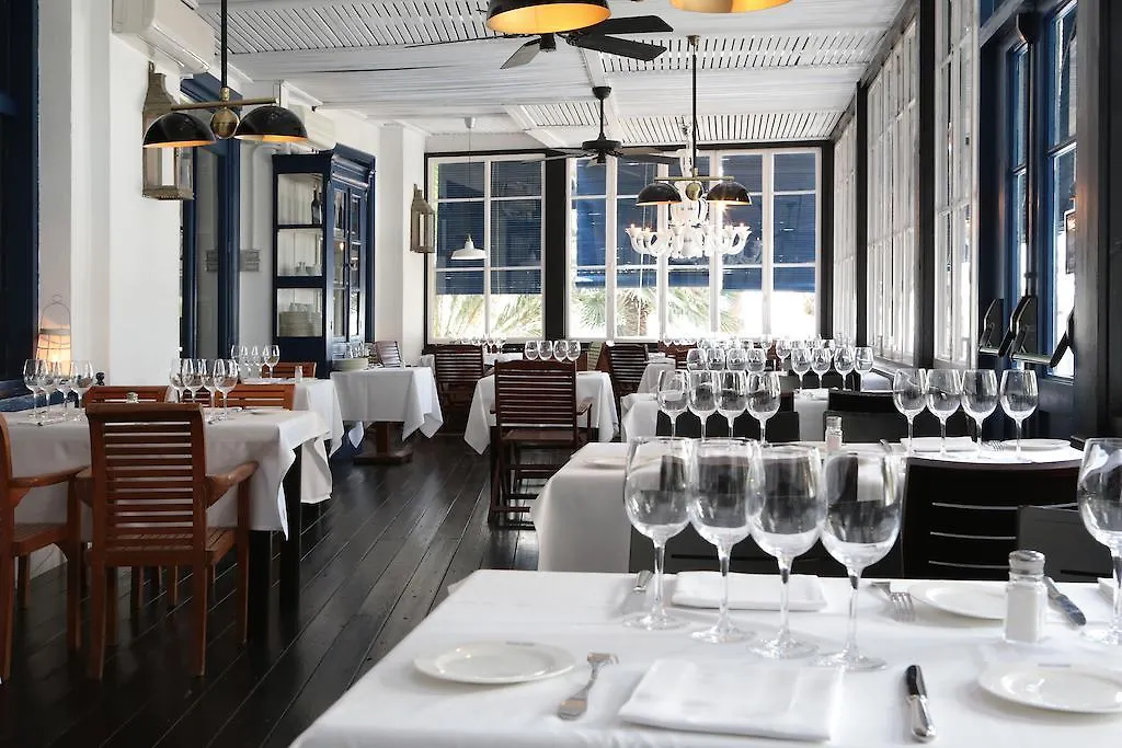 Hotel Trias Паламос 4*,